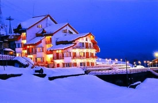 Experience Skiing amidst Snow-Clad Mountains-1